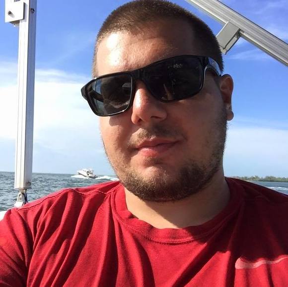 Profile Picture of Roger Tiberio (@rogertiberiojr) on Poshmark