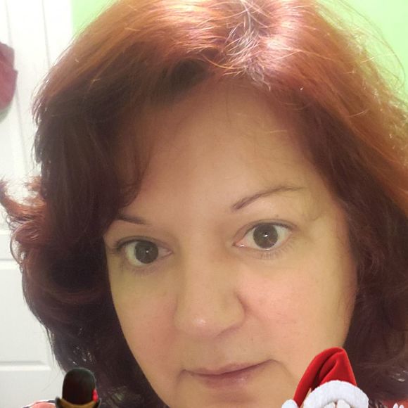 Profile Picture of Victoria Salazar (@salazarv1965) on Poshmark