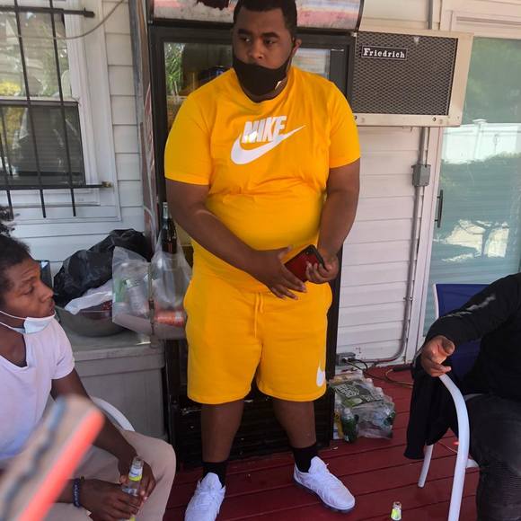 Profile Picture of Shawn Dyer (@shawnd123) on Poshmark