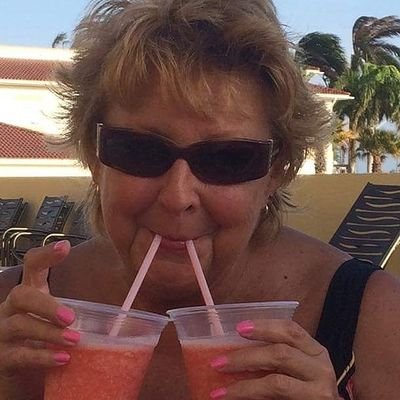 Profile Picture of Laura F Tyree  🌎 ✈ ⛵ 🏖 🗼 😎 (@GoddessinTravel) on Twitter