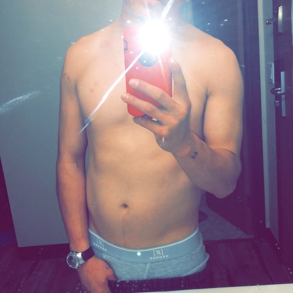 Profile Picture of Benito Romero (@benkilo46) on Poshmark