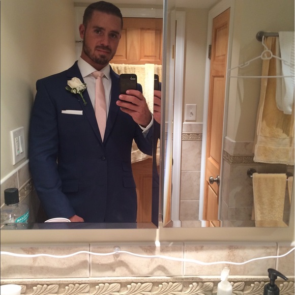 Profile Picture of Vincent Patalano (@vinniep89) on Poshmark