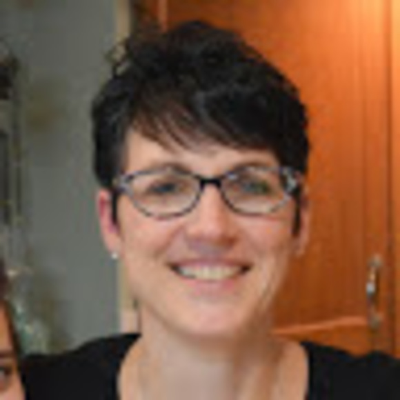 Profile Picture of Connie Pezzulo (@bucweet64) on Poshmark