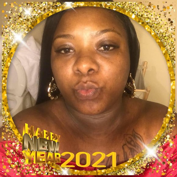 Profile Picture of Cassandra Brown (@mrsred21) on Poshmark