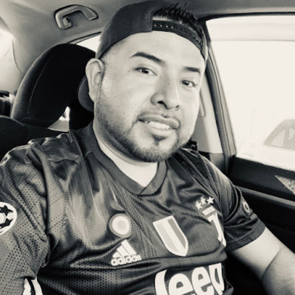 Profile Picture of Omar Bautista (@mezcalero12) on Poshmark