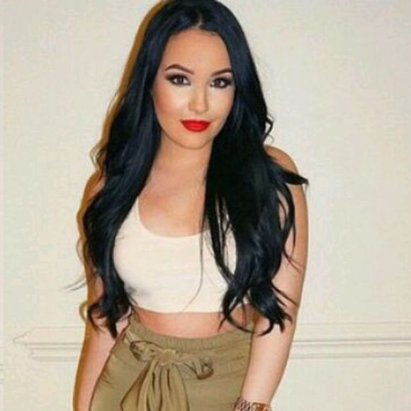 Profile Picture of Christina Capitano (@chrisclove) on Poshmark