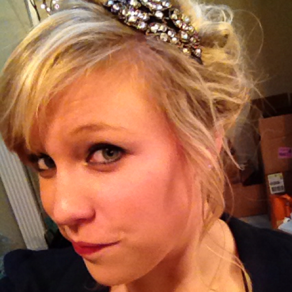 Profile Picture of Kate Mackenzie (@katie_kate) on Poshmark