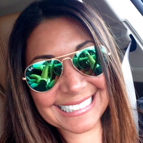 Profile Picture of Tracy Frazee (@serendipity793) on Poshmark