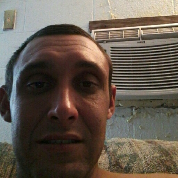 Profile Picture of Anthony Bedami (@bedami1991) on Poshmark