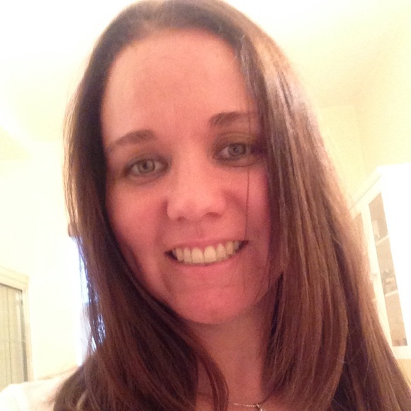 Profile Picture of Christine Olah (@colah) on Poshmark