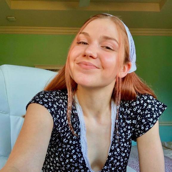 Profile Picture of Hannah Gothelf (@hannah_gothelf) on Poshmark