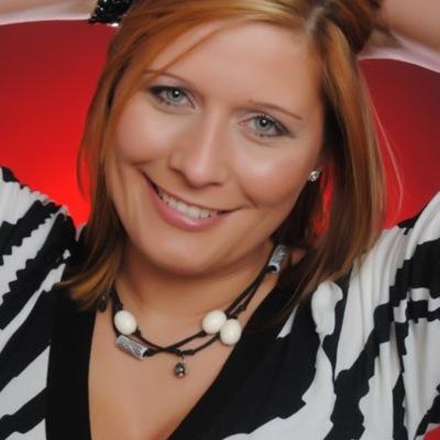 Profile Picture of Helen Bartlett (@helenbartlett77) on Twitter