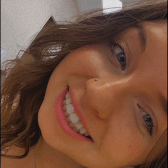 Profile Picture of Erin Norton (@erin__norton) on Poshmark