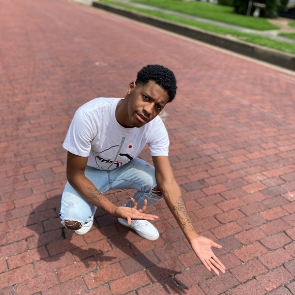 Profile Picture of Mellowbrand Badasx (@mellowbrand) on Poshmark