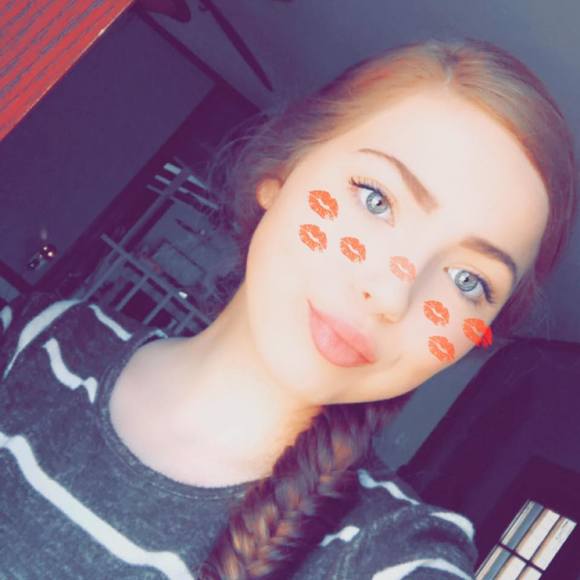 Profile Picture of Rheagan Moore (@rheaganaddison) on Poshmark