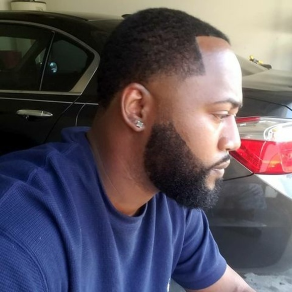 Jerrell Nored - Poshmark Profile Picture of Jerrell Nored (@jnored85) on Poshmark