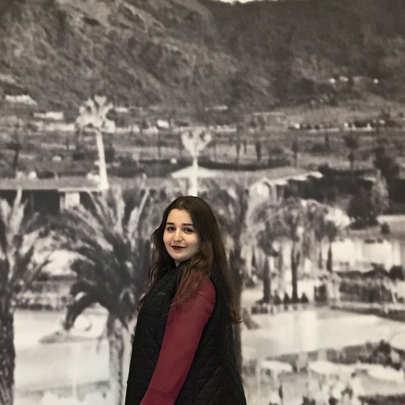 Profile Picture of Jasmine Tawfiq (@jasminetawfiq) on Poshmark