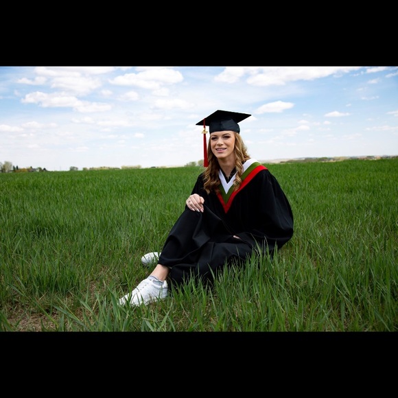 Profile Picture of Robyn Toomey (@toomeyr) on Poshmark