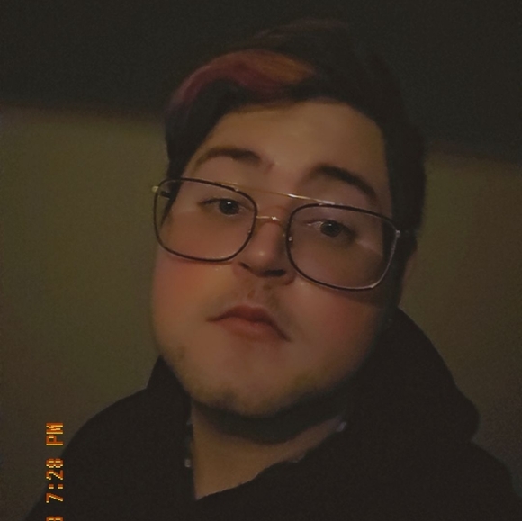 Profile Picture of Nicholas Lyon (@nicholaslyon) on Poshmark