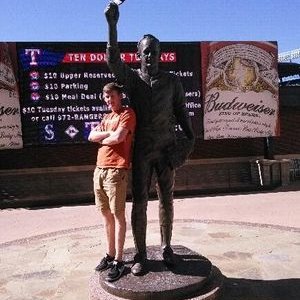 Profile Picture of Justin Tupper (@Too_Tall_Tupper) on Twitter