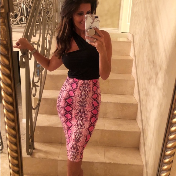 Profile Picture of Dina Mansour (@dstyle68) on Poshmark