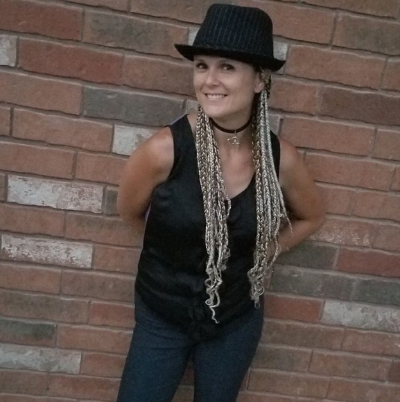 Jessica Ledgerwood - Poshmark Profile Picture of Jessica Ledgerwood (@jessicaledgerwo) on Poshmark