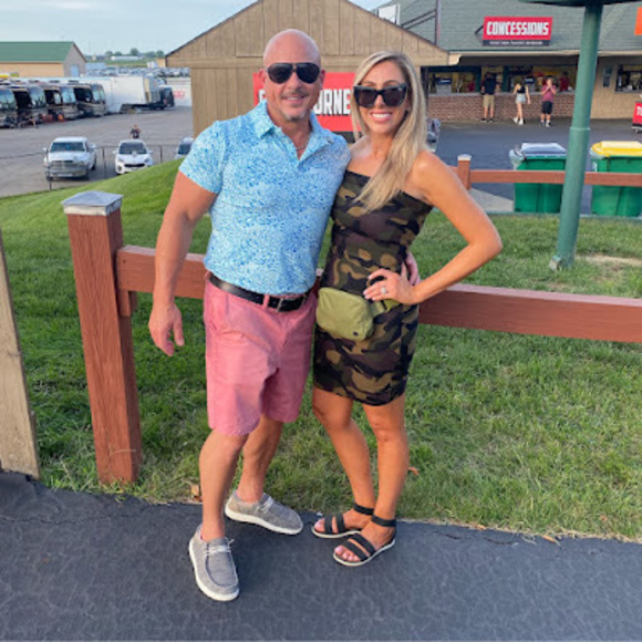 Profile Picture of Sarah Breese (@sarahbreese32) on Poshmark