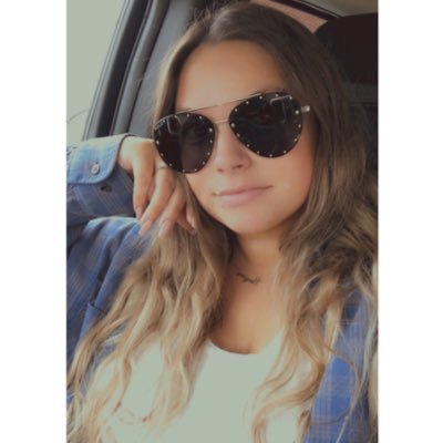 Profile Picture of Shelby Tuttle (@shelbnation) on Twitter