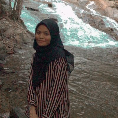 Profile Picture of 🐇 (@_HShafiqah) on Twitter