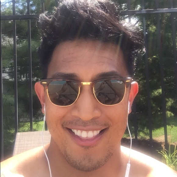 Profile Picture of Bargaincatch Bargaincatch (@bargaincatch) on Poshmark