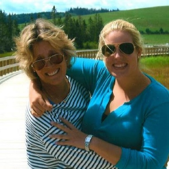 Profile Picture of Kate Davis (@katedavis615) on Poshmark