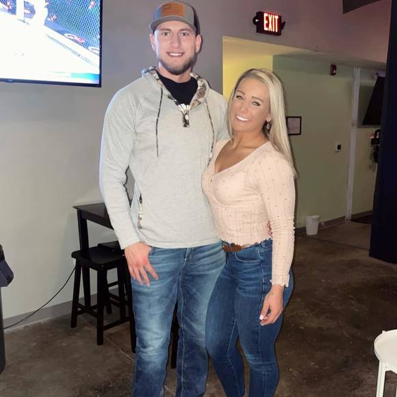 Profile Picture of Ashley Riniker (@amriniker) on Poshmark