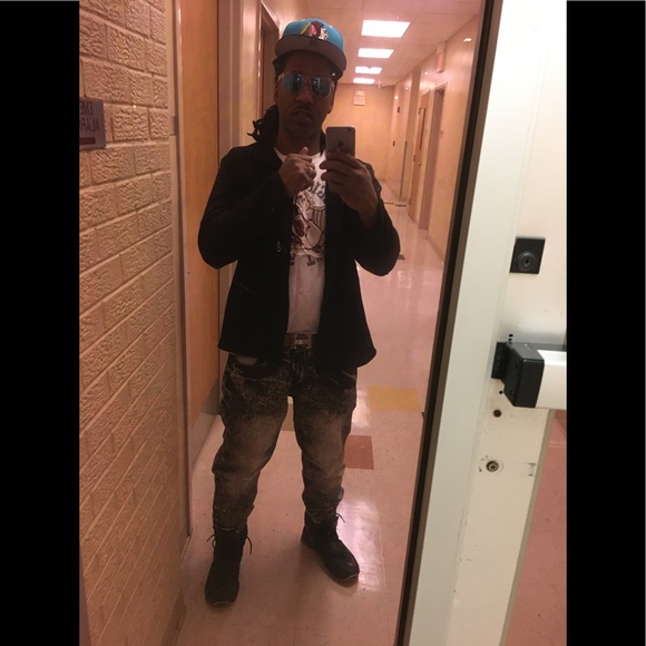 Profile Picture of John Clayton (@johneclayton) on Poshmark