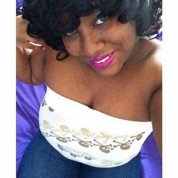 Profile Picture of Sharicka Patterson (@jwear2015) on Poshmark