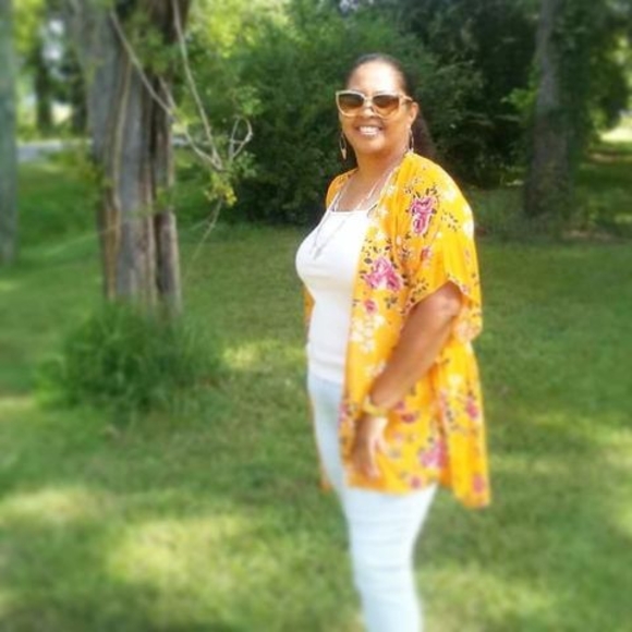 Profile Picture of Wanda Moore (@wandamoe505) on Poshmark