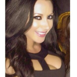 Profile Picture of Julia Wesley (@teerazzglifes) on Twitter