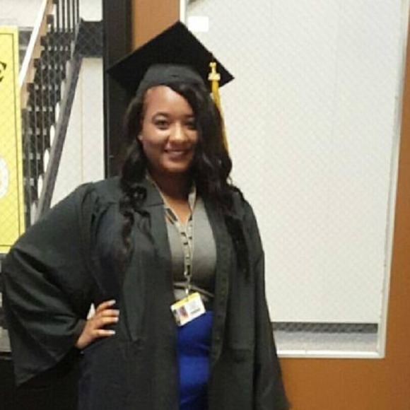 Profile Picture of Tonyell Barnes (@mawnie__) on Poshmark