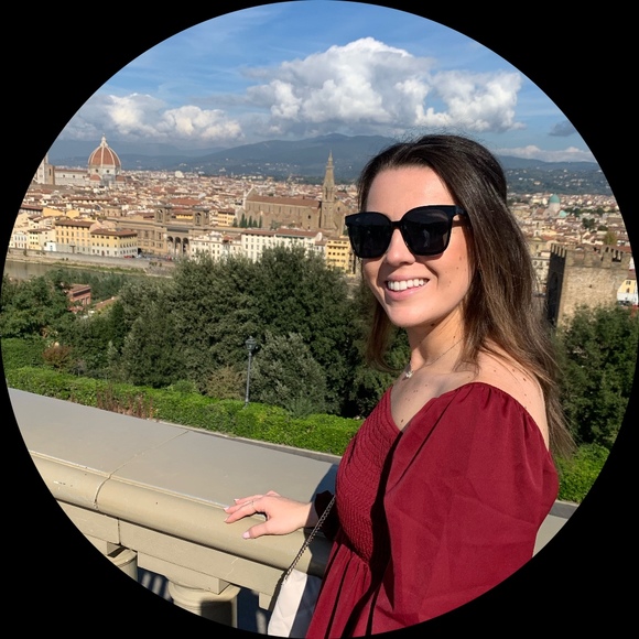 Profile Picture of Madison Scaini (@madisonscaini) on Poshmark