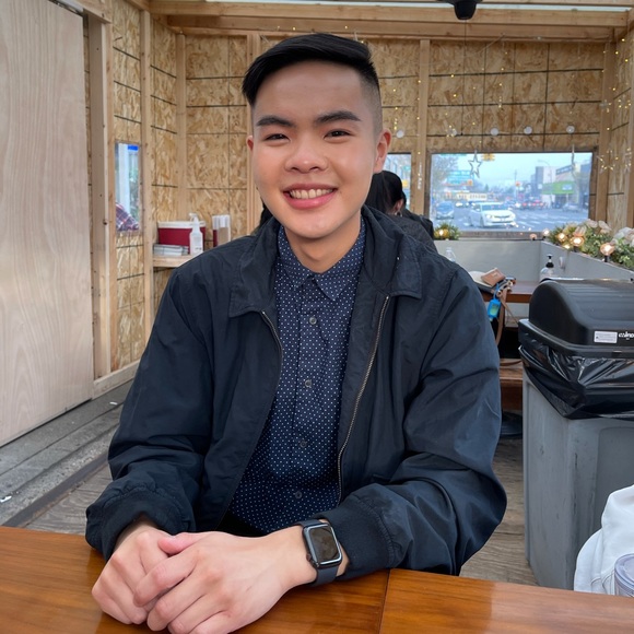 Profile Picture of Thomas Cheng (@thomas_cheng) on Poshmark