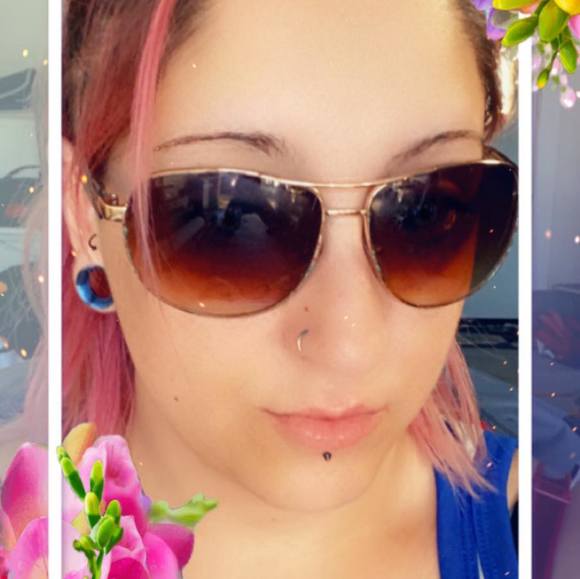 Profile Picture of Jillian Marshall (@jillianmarsh181) on Poshmark