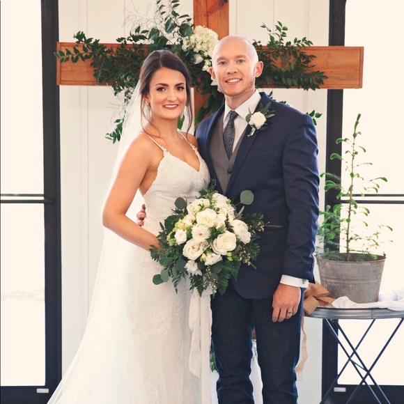 Profile Picture of Ivey Penrose (@iveypenrose) on Poshmark