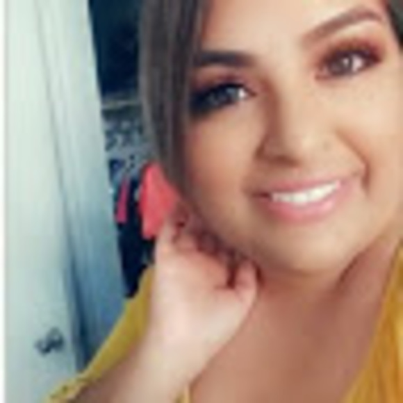 Profile Picture of Zepeda Mendoza (@zepedamendoza22) on Poshmark