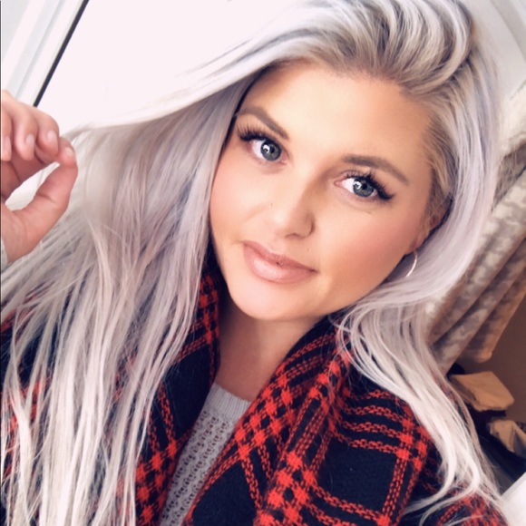 Profile Picture of Jamie Steranka (@jamiepage10) on Poshmark