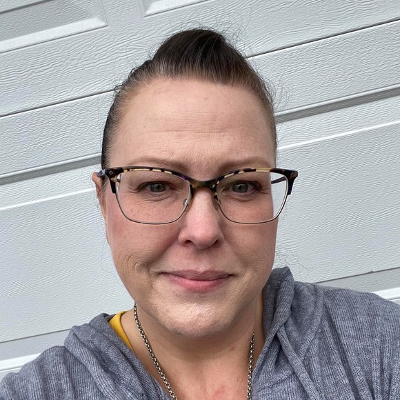 Profile Picture of Sandra Holt (@sandraholt918) on Poshmark