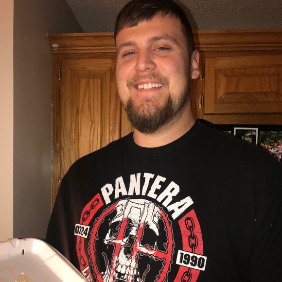 Profile Picture of Dylan Bell (@dbell201095) on Poshmark