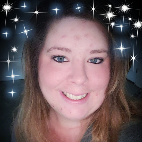 Profile Picture of Lucy Lachance (@lucylachance) on Poshmark