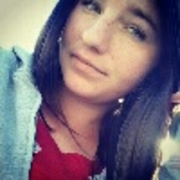 Haley Spicer - Poshmark Profile Picture of Haley Spicer (@love_haley) on Poshmark