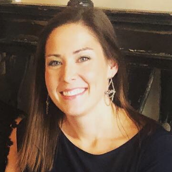 Profile Picture of Britt Zetts (@heybritt2929) on Poshmark