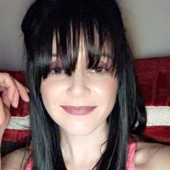 Profile Picture of Devon Pierre (@d_vonn) on Poshmark