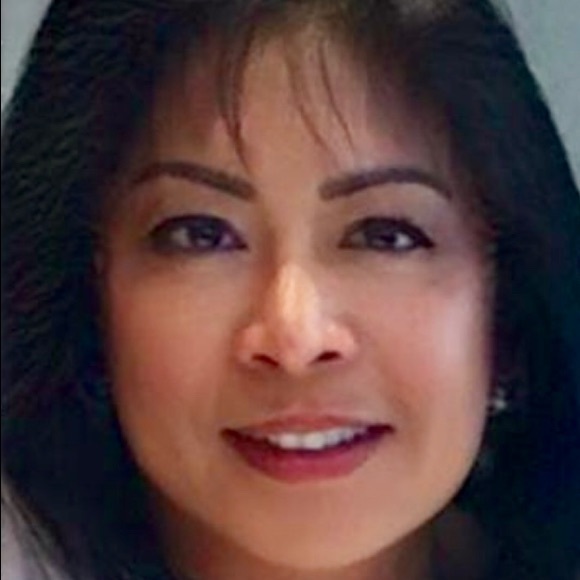 Profile Picture of Cecile Capili (@cecile1122) on Poshmark